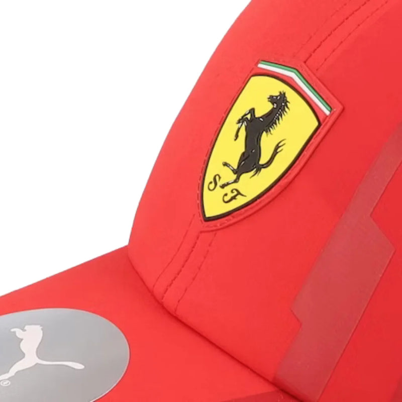 Boné Scuderia Ferrari Sainz Edição Especial Barcelona 2023 - Vermelho